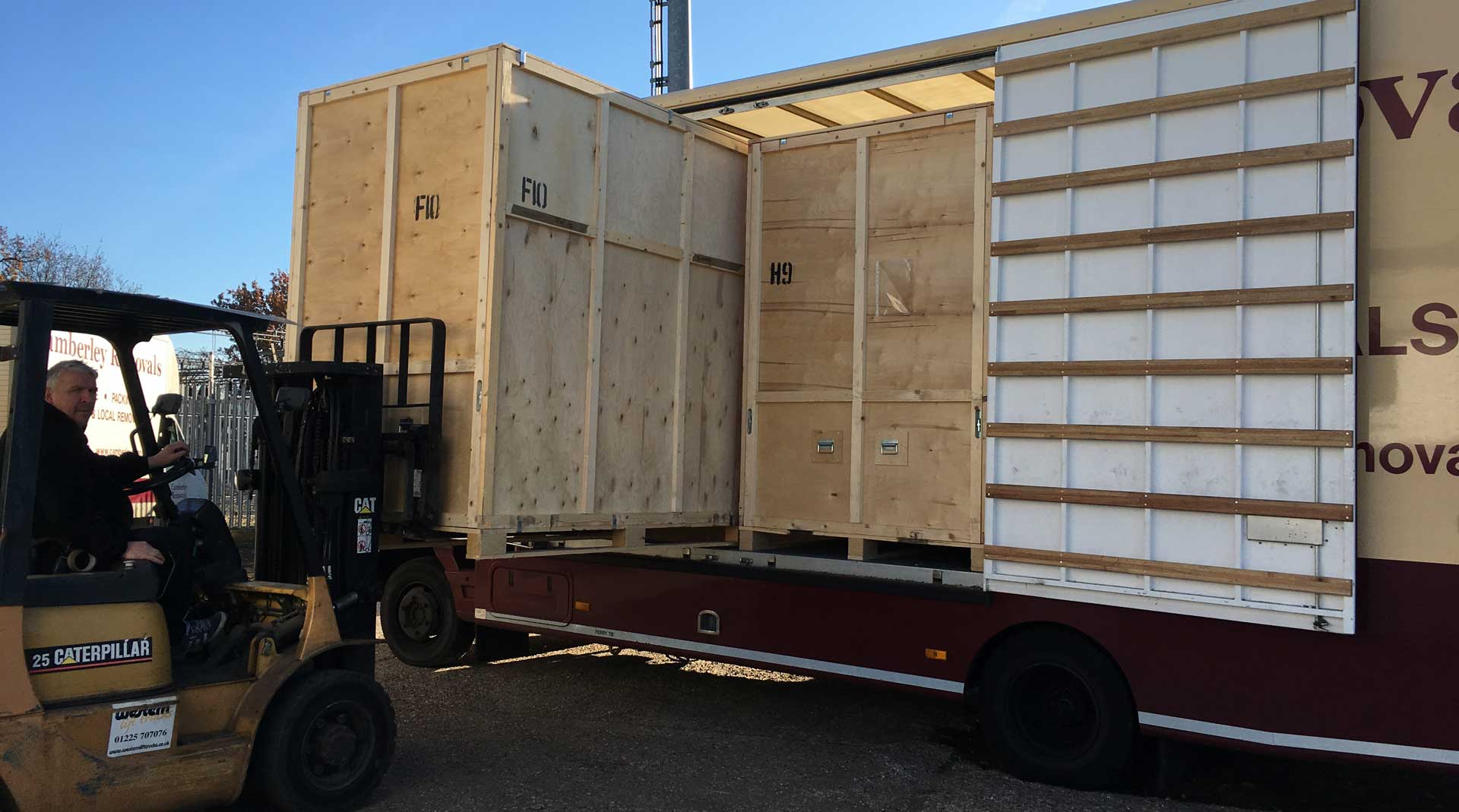 Unloading storage crate